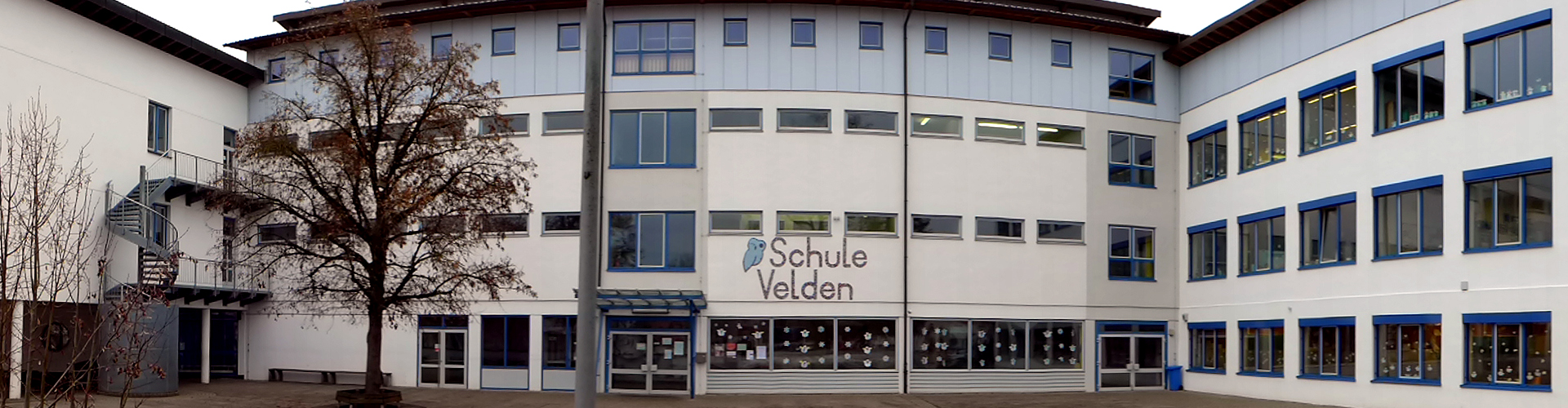 Grund- und Mittelschule Velden, Vorderansicht Eingangsbereich
